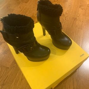 FENDI PLATFORM BLACK BOOTS WITH FUR TRIM